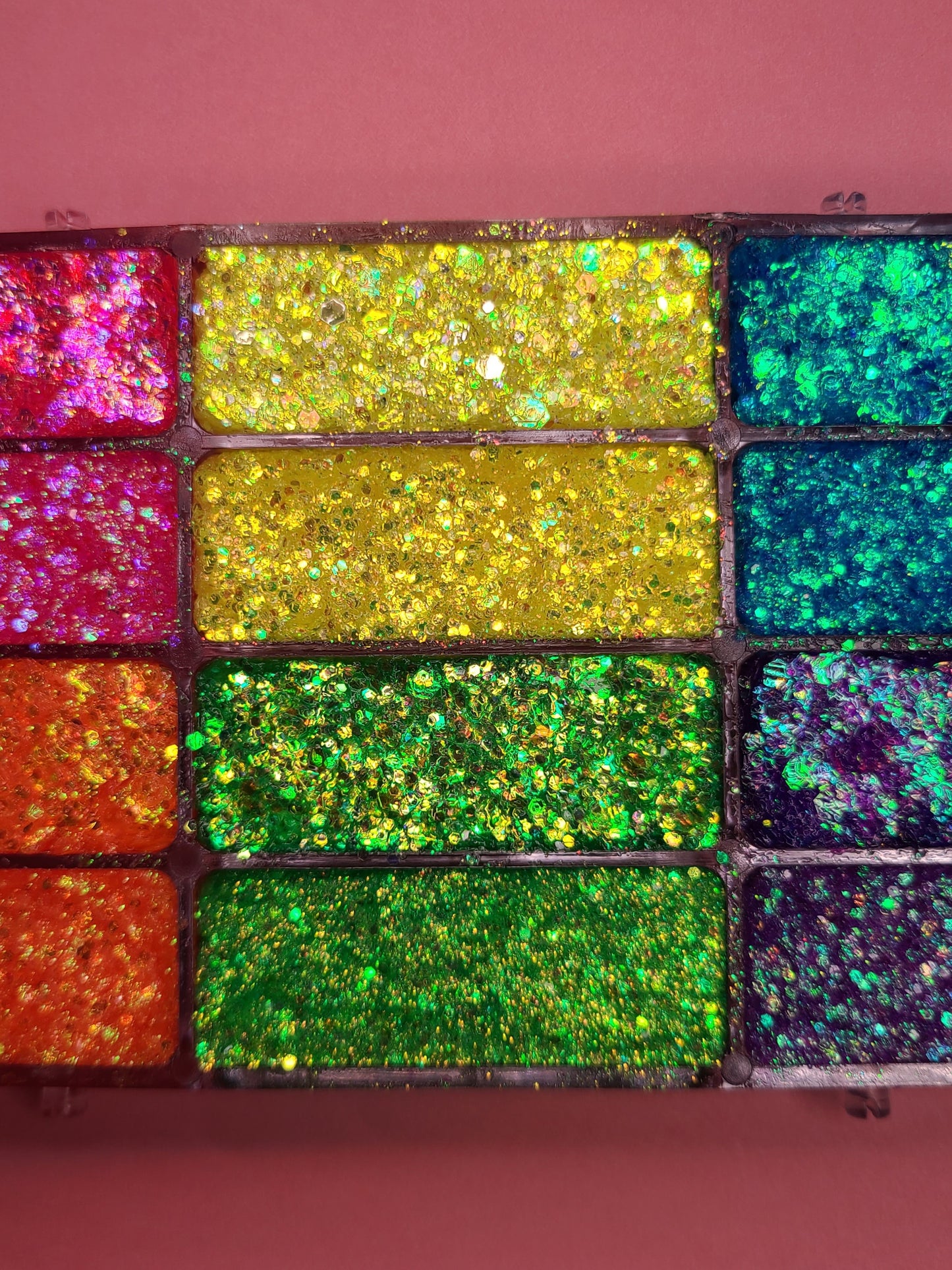 COLOR RIOT PRO PASTE GLITTER PALETTE