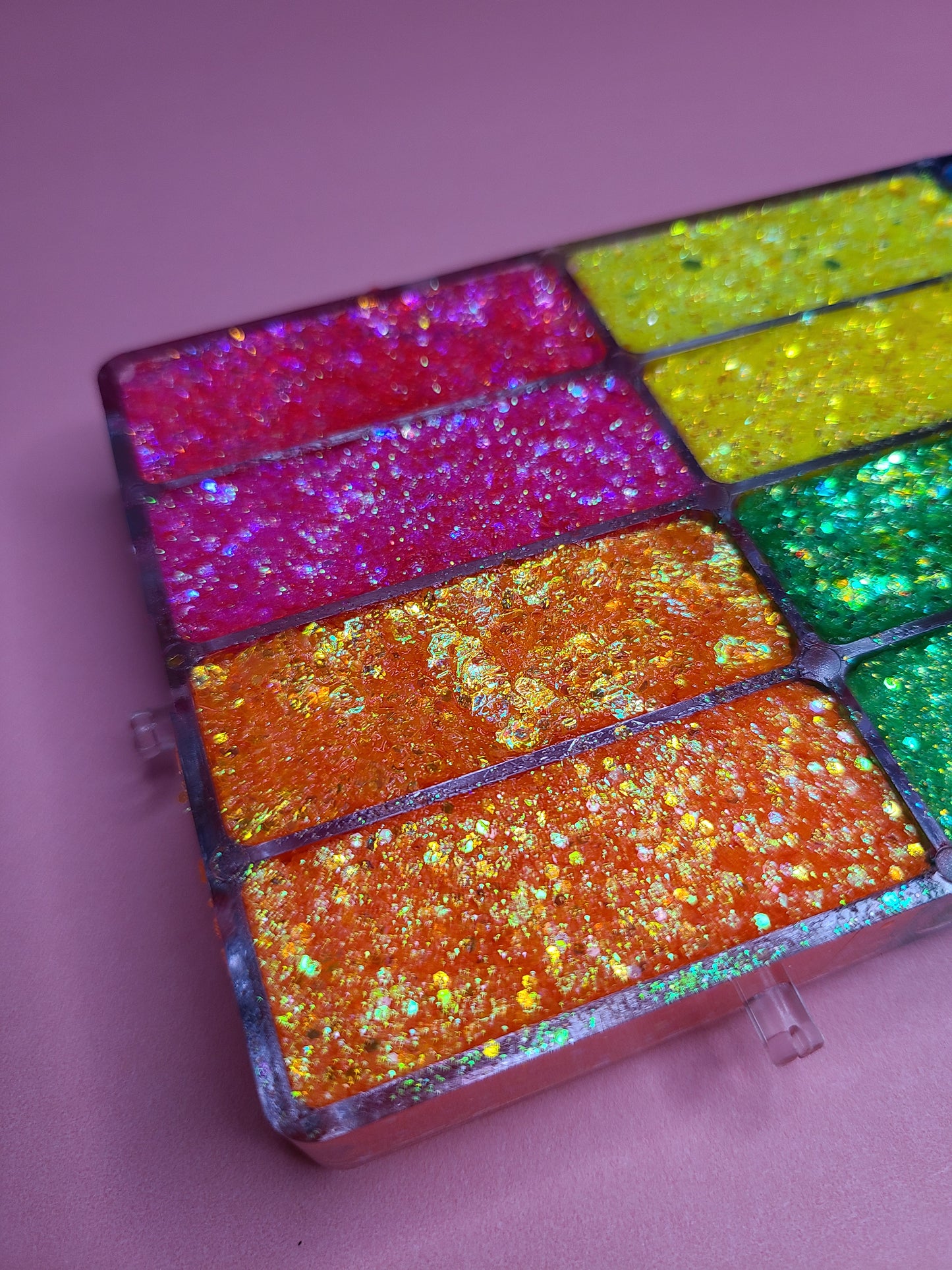 COLOR RIOT PRO PASTE GLITTER PALETTE